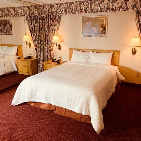Coliseum Inn & Suites - Garden City Long Island East Meadow Eksteriør billede