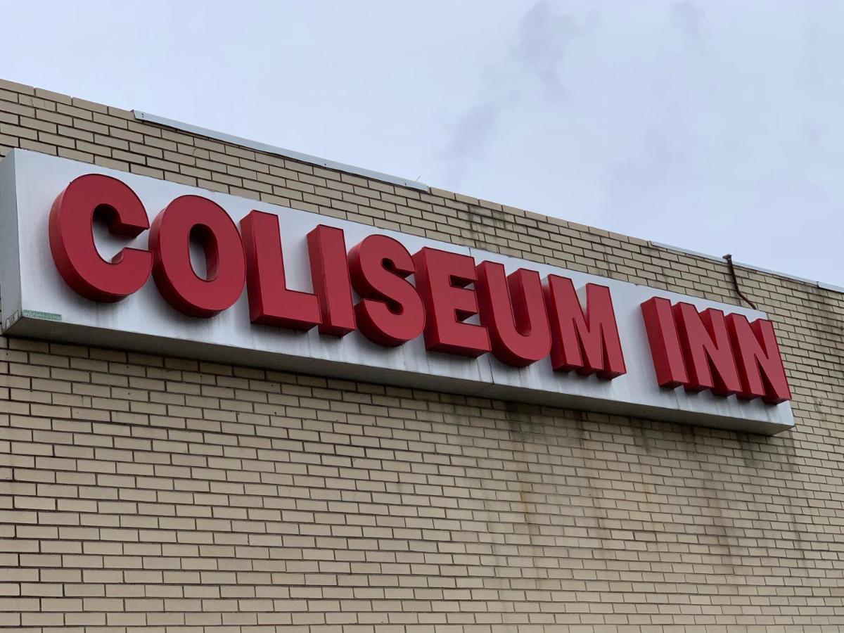 Coliseum Inn & Suites - Garden City Long Island East Meadow Eksteriør billede