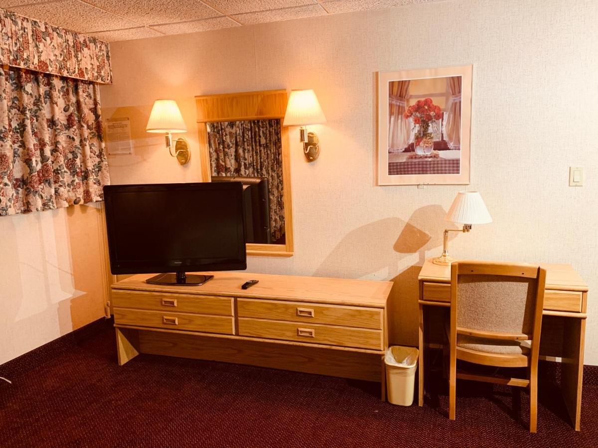 Coliseum Inn & Suites - Garden City Long Island East Meadow Eksteriør billede