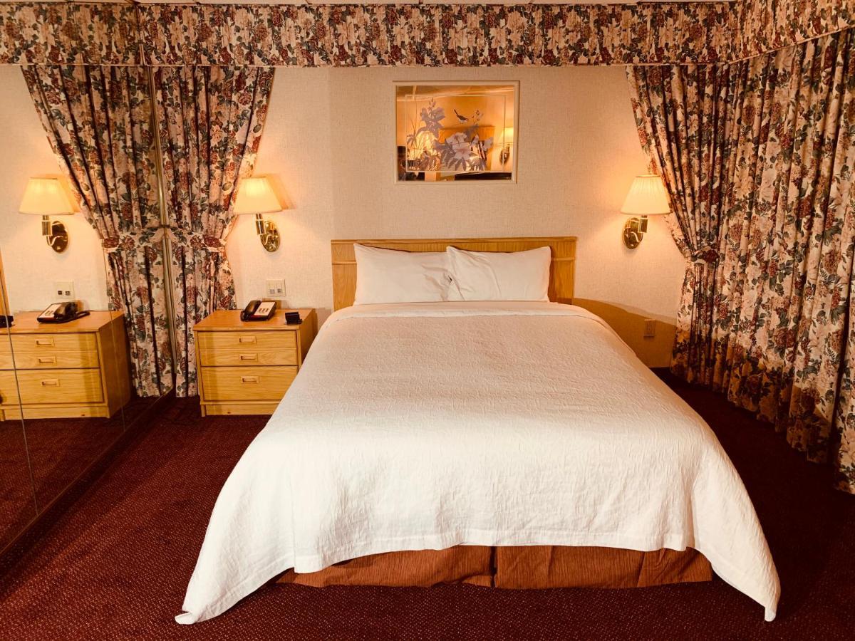Coliseum Inn & Suites - Garden City Long Island East Meadow Eksteriør billede