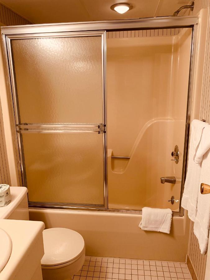 Coliseum Inn & Suites - Garden City Long Island East Meadow Eksteriør billede